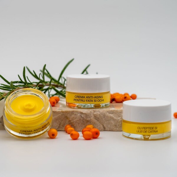 Nuca-crema-antiaging-peptide-TRAVEL-1